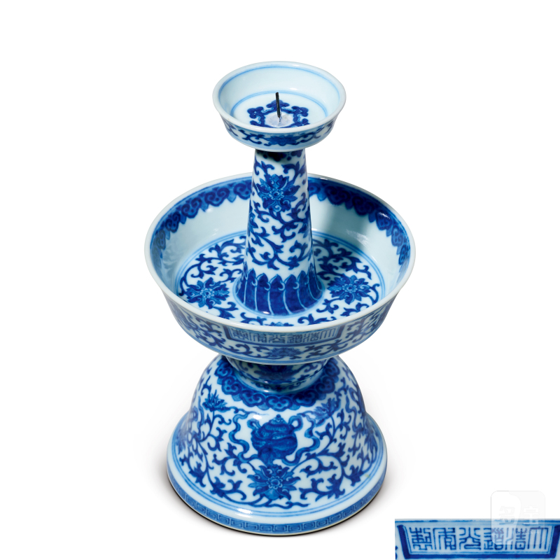 清道光 青花缠枝莲托八宝纹烛台 - 图1